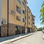 Cozy & Parking - Subject To Availability Апартаменты