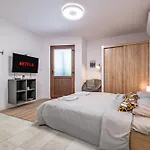 Апартаменты Cozy & Parking - Subject To Availability *