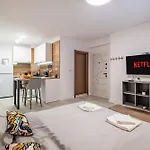 Cozy & Parking - Subject To Availability Апартаменты *