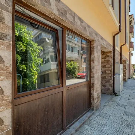 Cozy & Parking - Subject To Availability * Варна