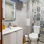 Cozy & Parking - Subject To Availability Apartman *