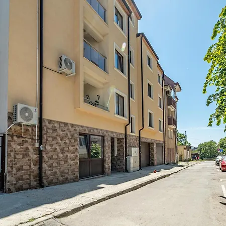 Cozy & Parking - Subject To Availability Appartement