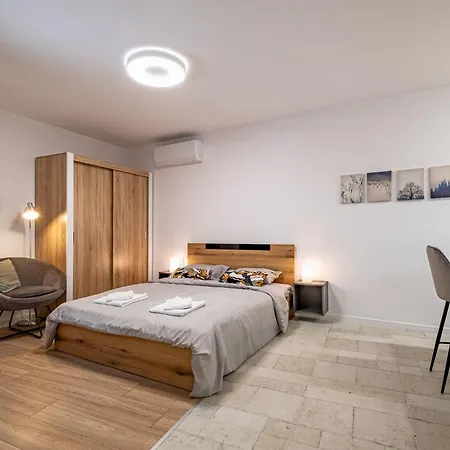 Cozy & - Parking - Subject To Availability
