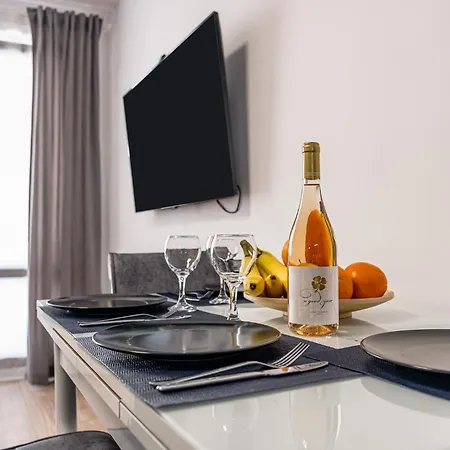Appartement Cozy & Parking - Subject To Availability *