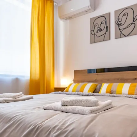 Cozy & - Parking - Subject To Availability *