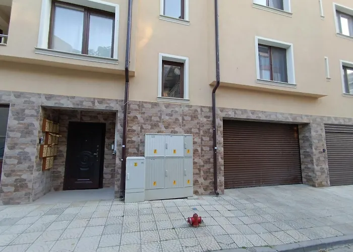 Apartman Cozy & Parking - Subject To Availability